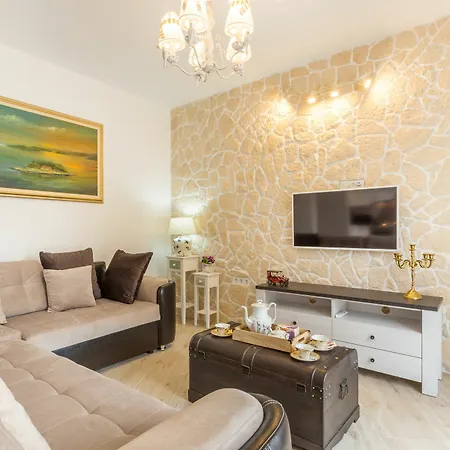 Apartment Capitis In The Centre *