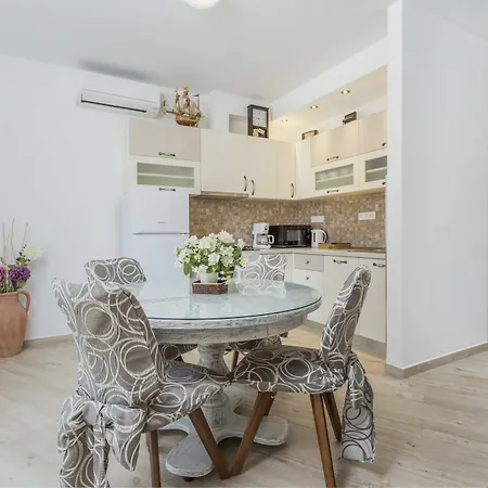 Apartment Capitis In The Centre *