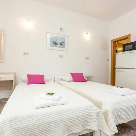 Capitis In The Centre Apartment Hvar Town