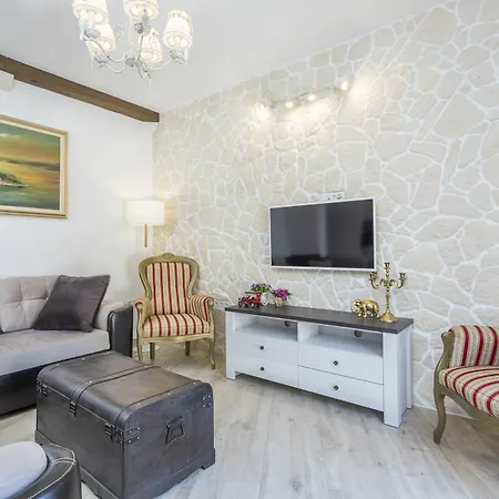 Capitis In The Centre Apartment Hvar Town